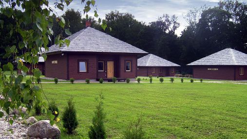 BRŪVERI DIVSTĀVĪGA ĢIMENES MĀJA 1